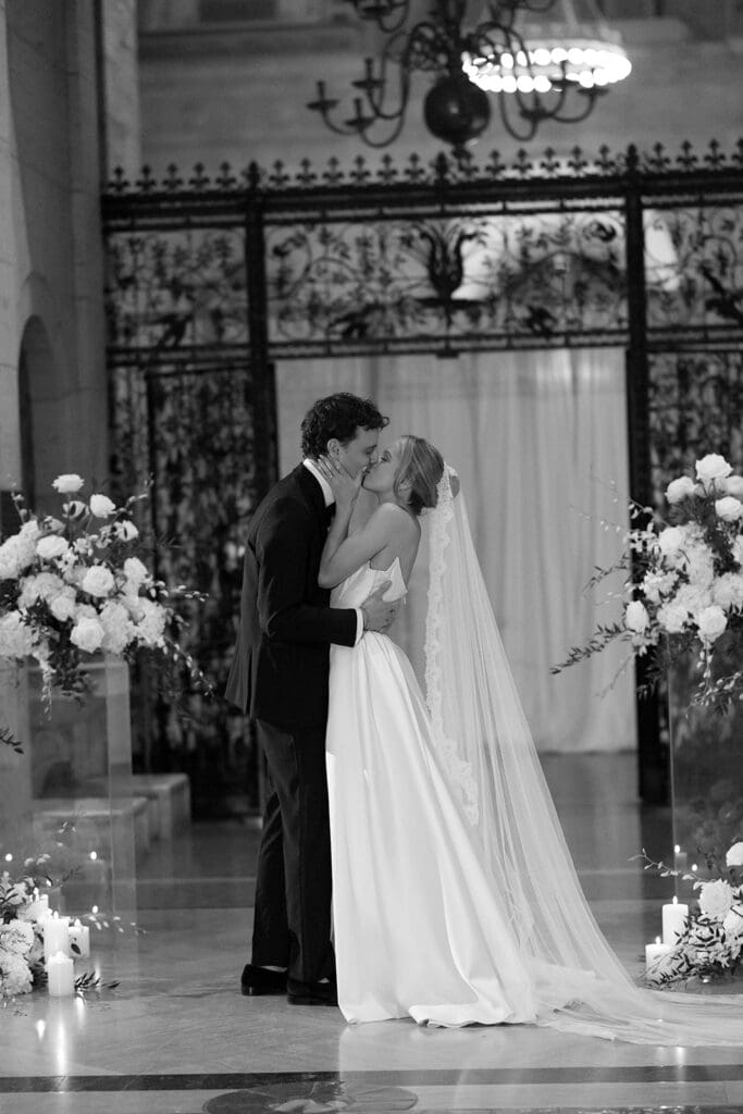 Detroit Institute of Arts in Detroit Michigan. Wedding ceremony