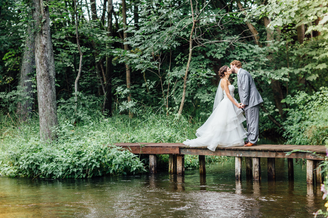 outdoor wedding venue in Michigan